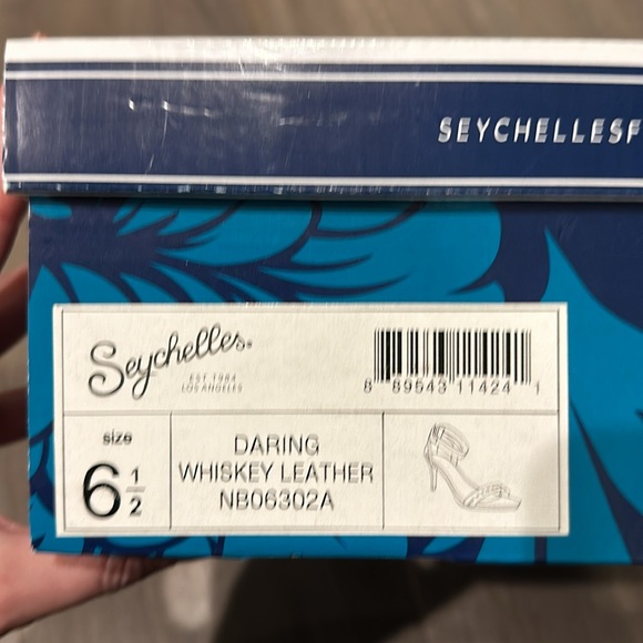 Seychelles Heels - Picture 6 of 7